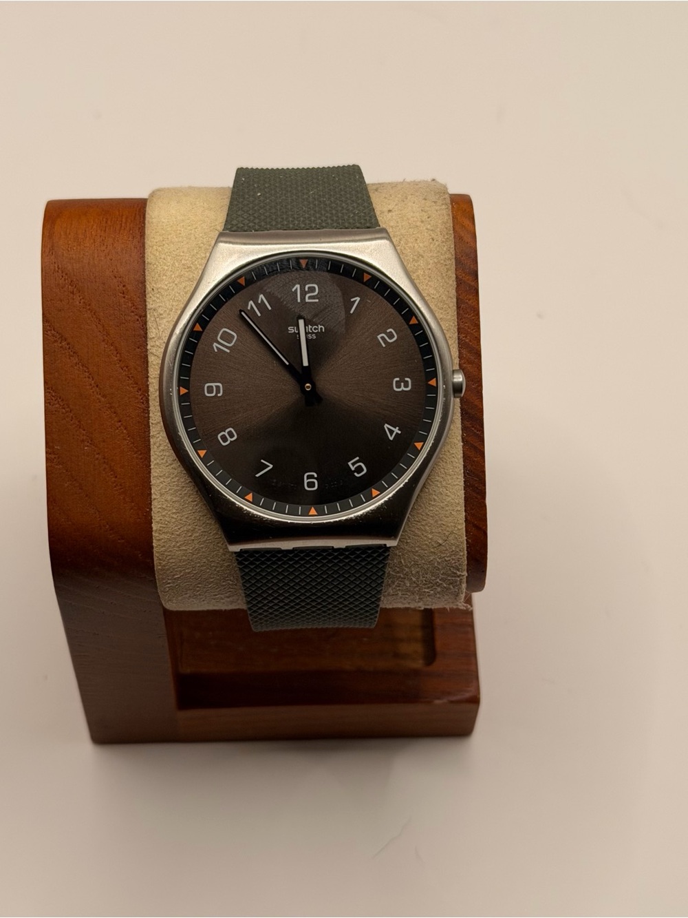 Swatch Skin Irony 42 watch in the "Skinearth" style (SS07S103)